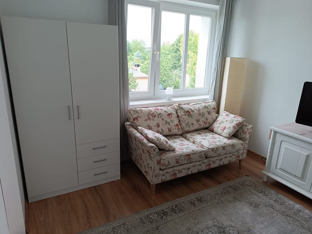 Do wynajęcia 2 pokoje w dobrej cenie (9)