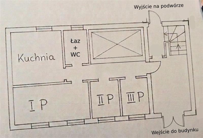 Mieszk. w Centrum ul. Bogusława II strych podwórze (14)