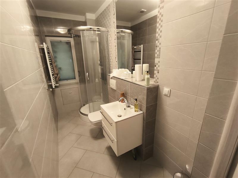 Mieszk. w Centrum ul. Bogusława II strych podwórze (6)