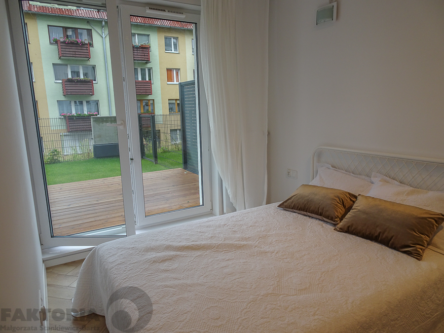 2 pokoje w centrum, taras, ogród, m. postojowe (10)
