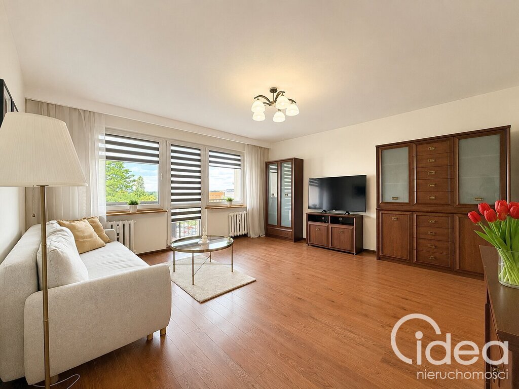 Osiedle Zawadzkiego, 47m2, 1/2 pokoje,balkon,winda (1)