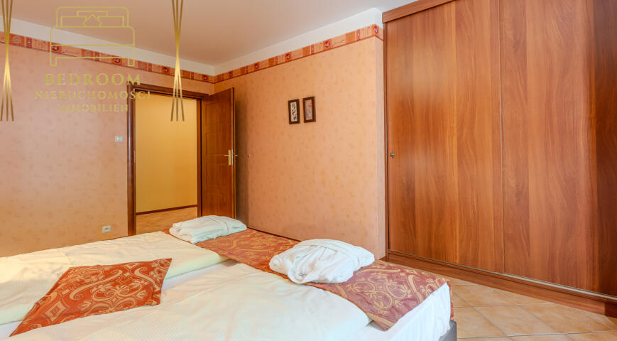 Aparthotel z 8 apartamentami z widokiem na morze wśród lasu plus spa (10)