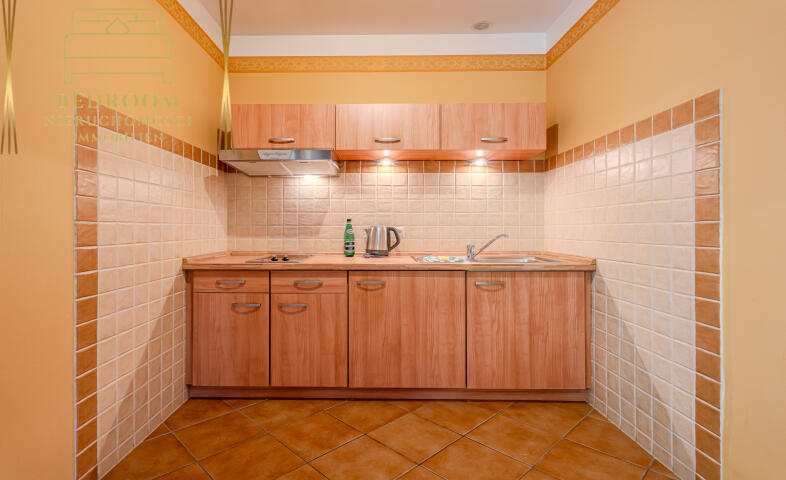 Aparthotel z 8 apartamentami z widokiem na morze wśród lasu plus spa (15)