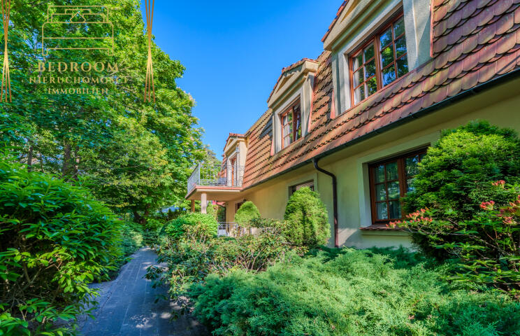 Aparthotel z 8 apartamentami z widokiem na morze wśród lasu plus spa (7)