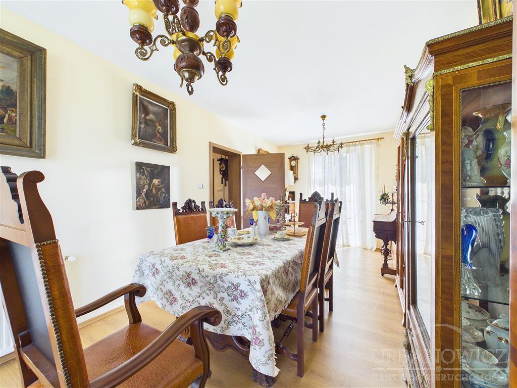 Dom w sąsiedztwie lasów i jezior. (7)