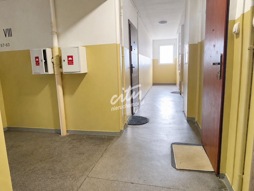 Słoneczna Kawalerka w świetnej lokalizacji! (7)