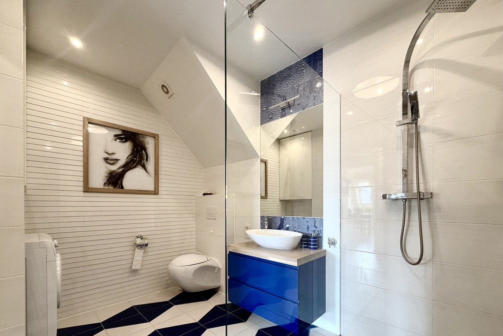 Apartament 2-pokojowy z garażem 50m od plaży (3)