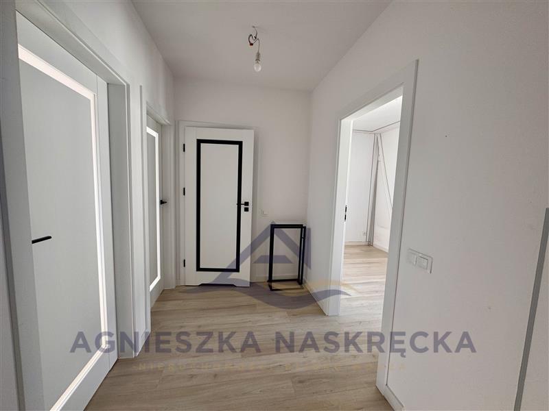Nowoczesny lokal mieszkalny z ogródkiem na zamknię (11)