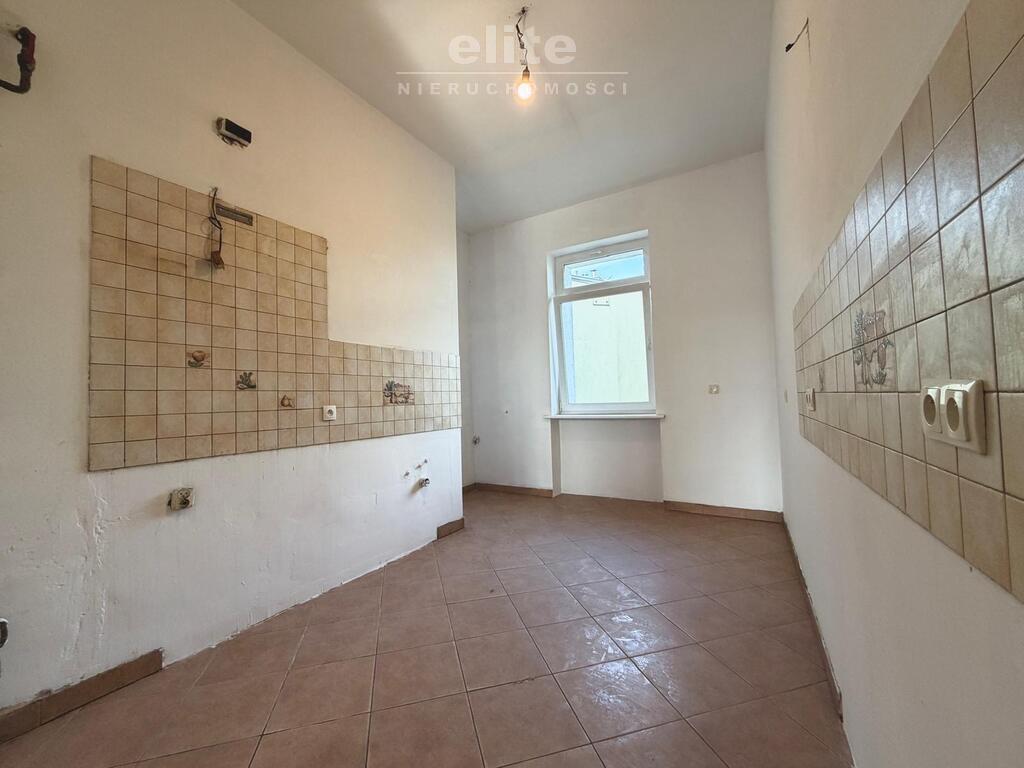 Świetna lokalizacja, 3 pok, balkon, do remontu (7)