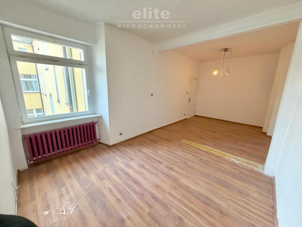 Świetna lokalizacja, 3 pok, balkon, do remontu (8)