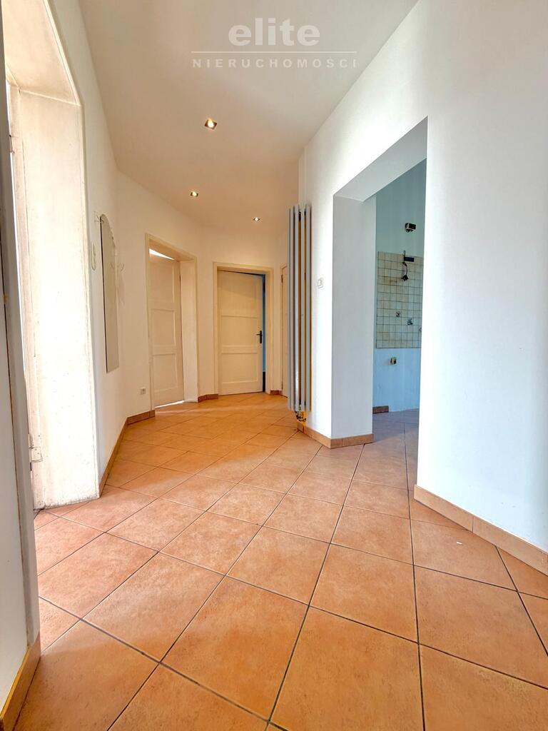 Świetna lokalizacja, 3 pok, balkon, do remontu (10)