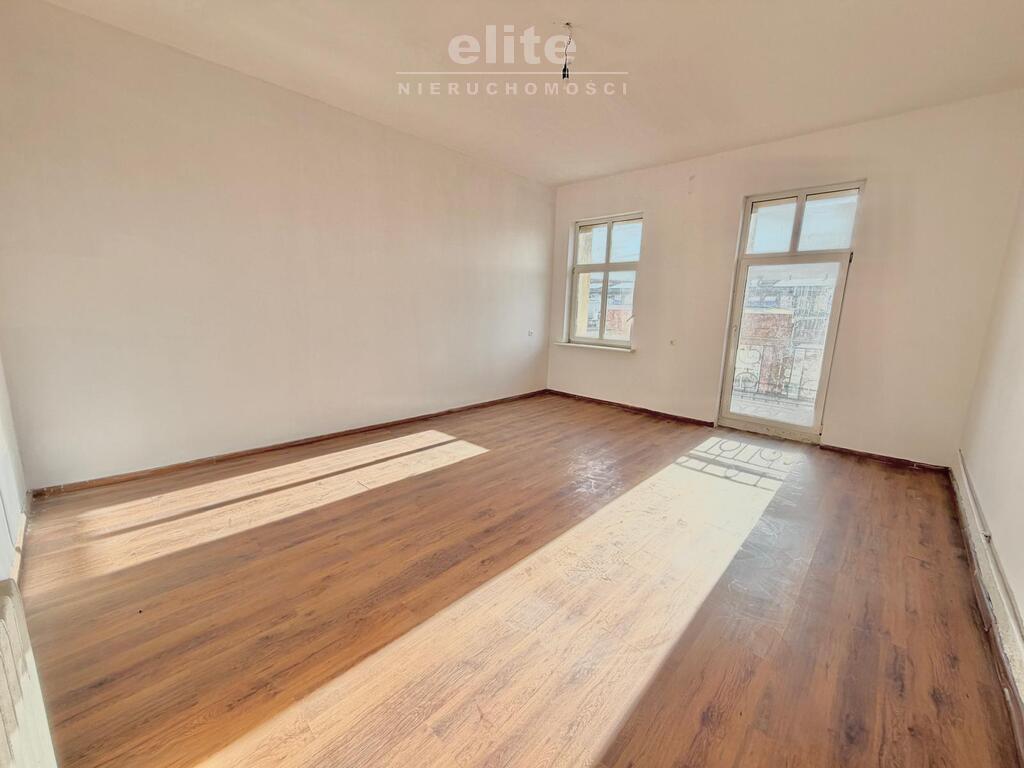 Świetna lokalizacja, 3 pok, balkon, do remontu (3)