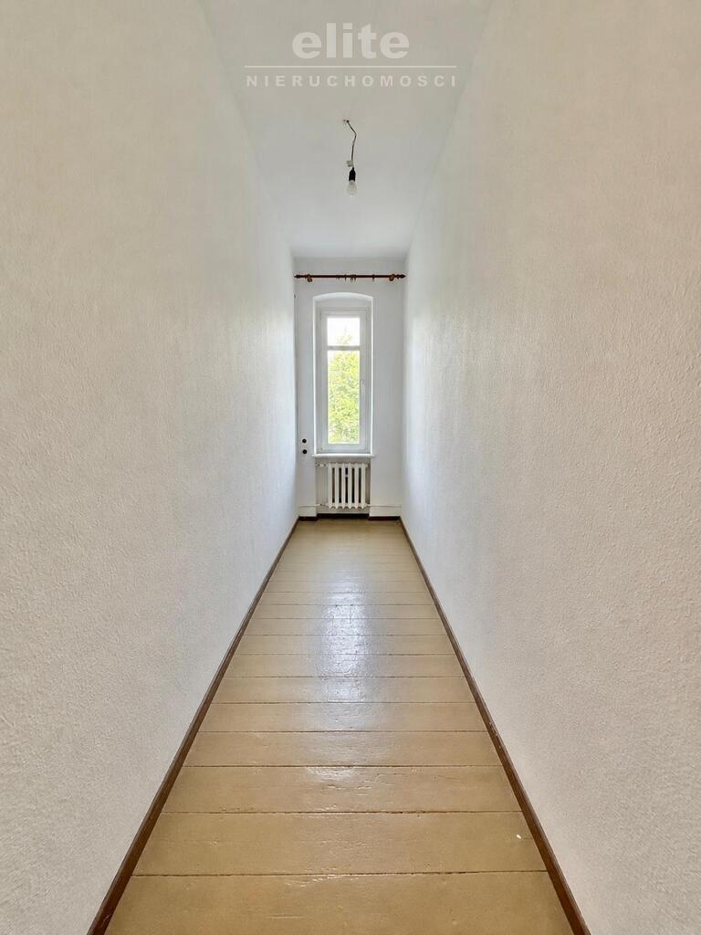 Świetna lokalizacja, 3 pok, balkon, do remontu (12)