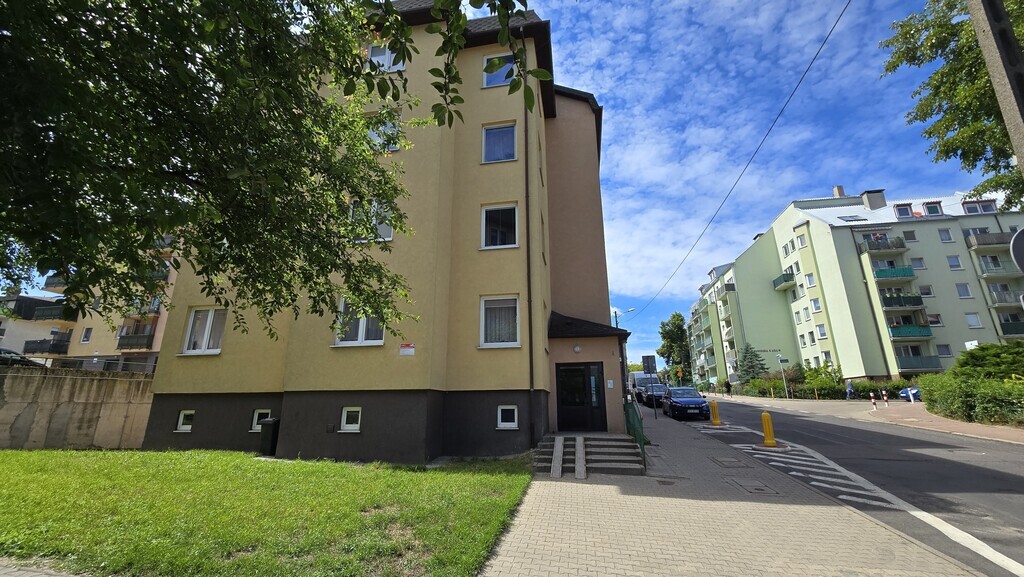Rozkładowe 3 pokojowe mieszkanie z balkonem (1)