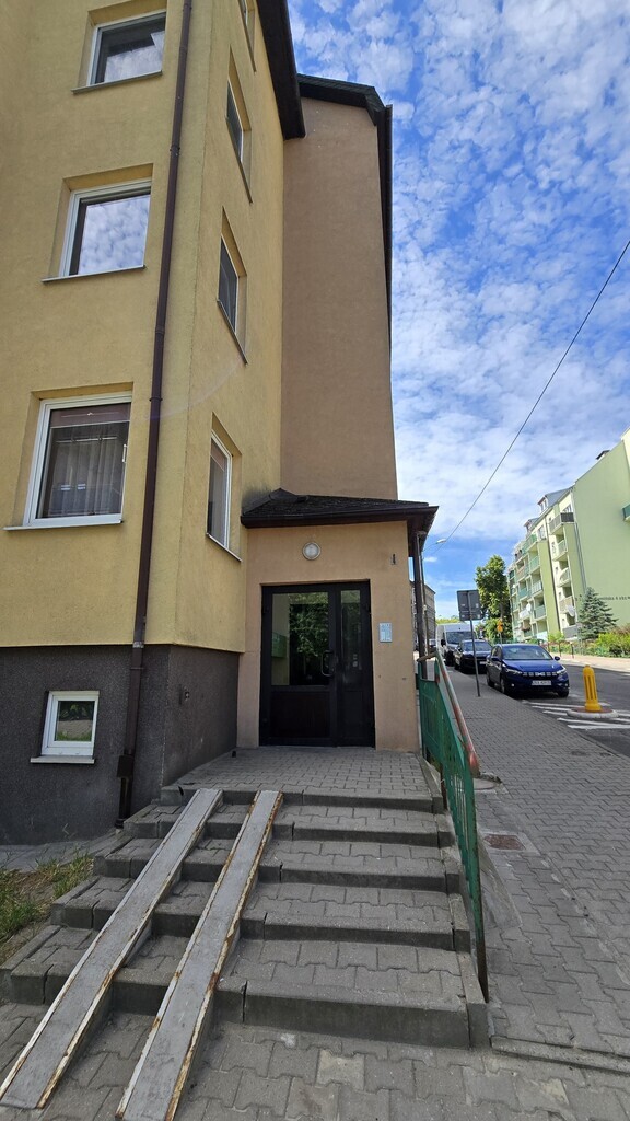 Rozkładowe 3 pokojowe mieszkanie z balkonem (2)