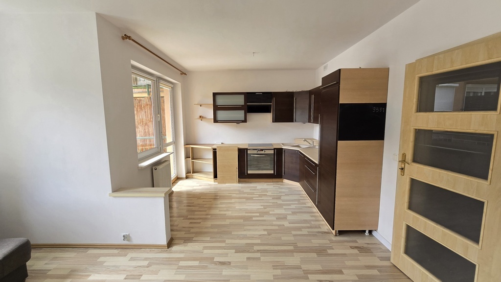 Rozkładowe 3 pokojowe mieszkanie z balkonem (4)