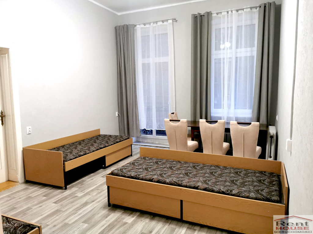 Mieszkanie 3-4 pokoje, balkon, centrum (1)