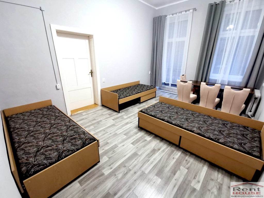 Mieszkanie 3-4 pokoje, balkon, centrum (2)