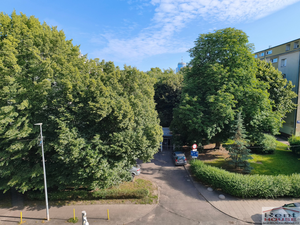 3 słoneczne pokoje, niski blok (4)