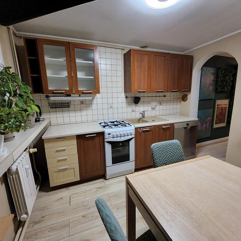 Komfortowe 3 pokoje, ogrzewanie miejskie. (6)