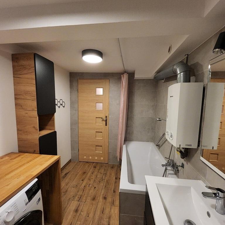 Komfortowe 3 pokoje, ogrzewanie miejskie. (15)