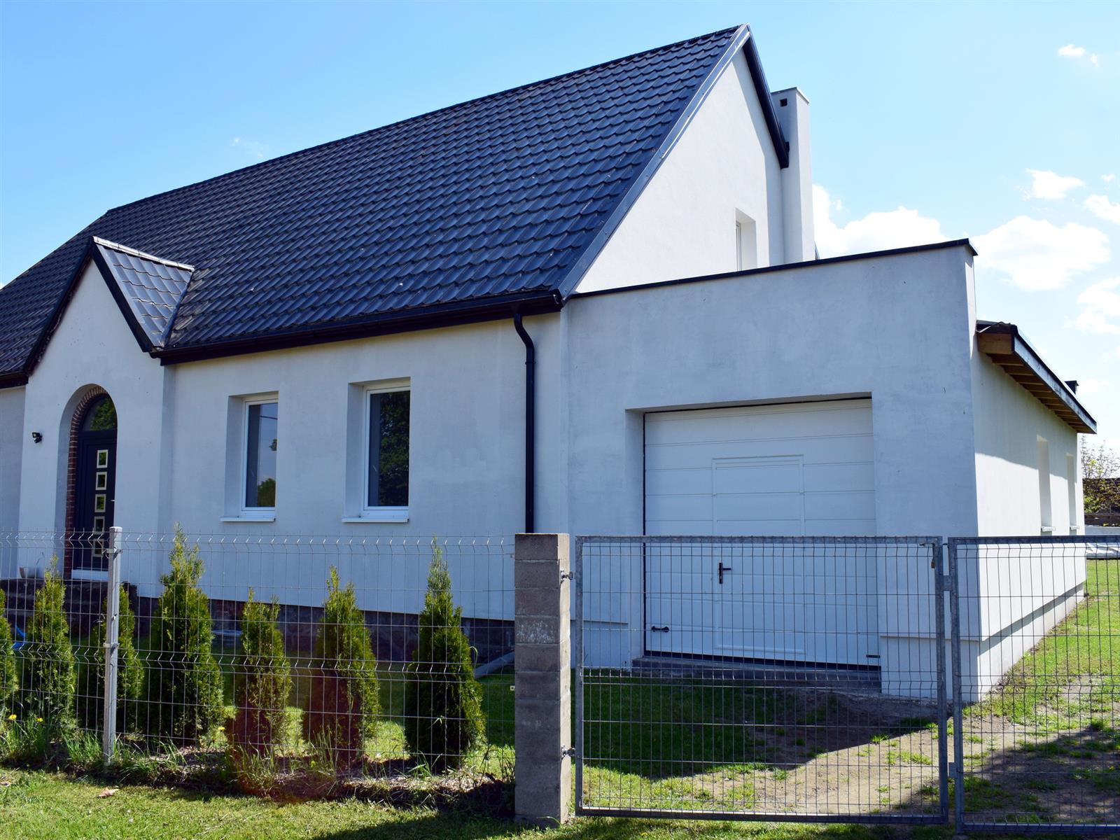 Dom wolnostojący - Żeńsko  (3)