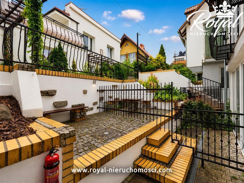 Budynek z 9 apartamentami zaledwie 290 m od morza  (5)