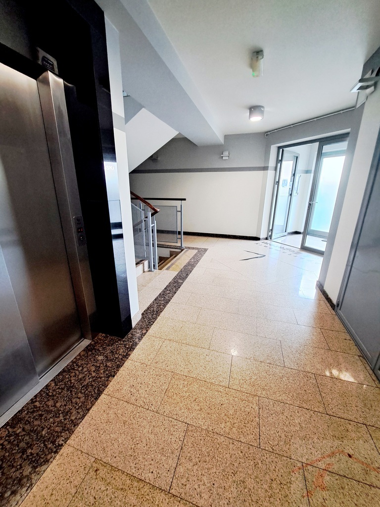 Oaza zieleni -apartament z dużym balkonem! (30)