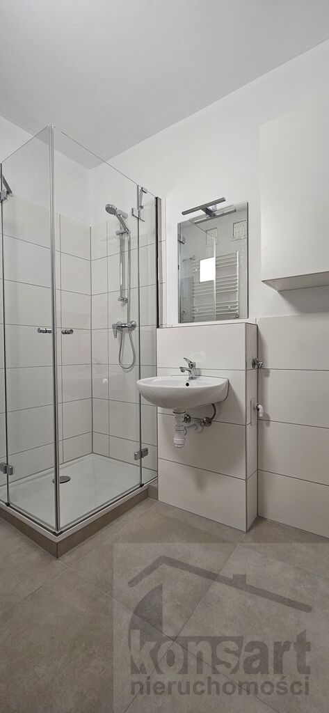 2 pokoje z dużym balkonem ul. Bat. Chłopskich (11)