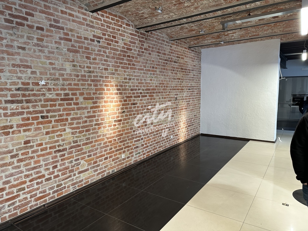 Lokal biurowo-usługowy 160 m2 Śródmiescie parking (1)