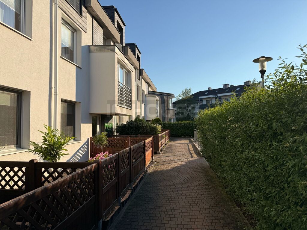 2 pok do zamieszkania + garaż - Duży taras (12)