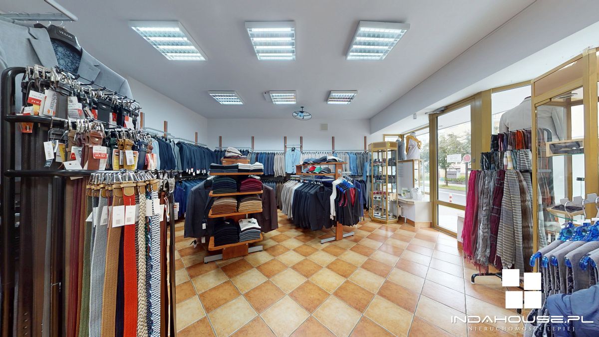 Lokal w Kołobrzegu, Duże witryny. Dobre sąsiedztwo (2)