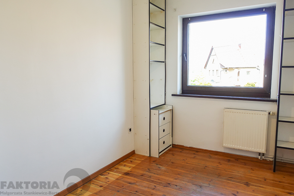 Pół bliźniaka, 2 garaże, basen, działka 613 m2, (13)