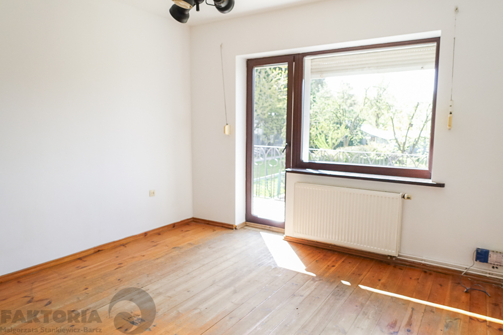 Pół bliźniaka, 2 garaże, basen, działka 613 m2, (21)
