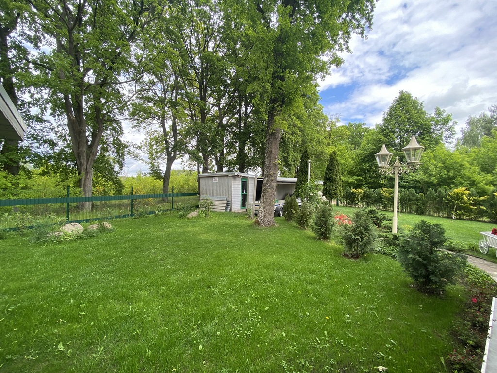 Dom przy lesie i nad jeziorem (16)