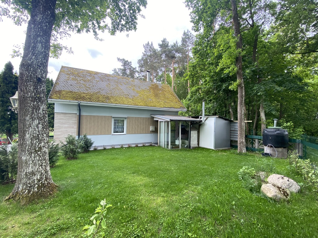 Dom przy lesie i nad jeziorem (24)