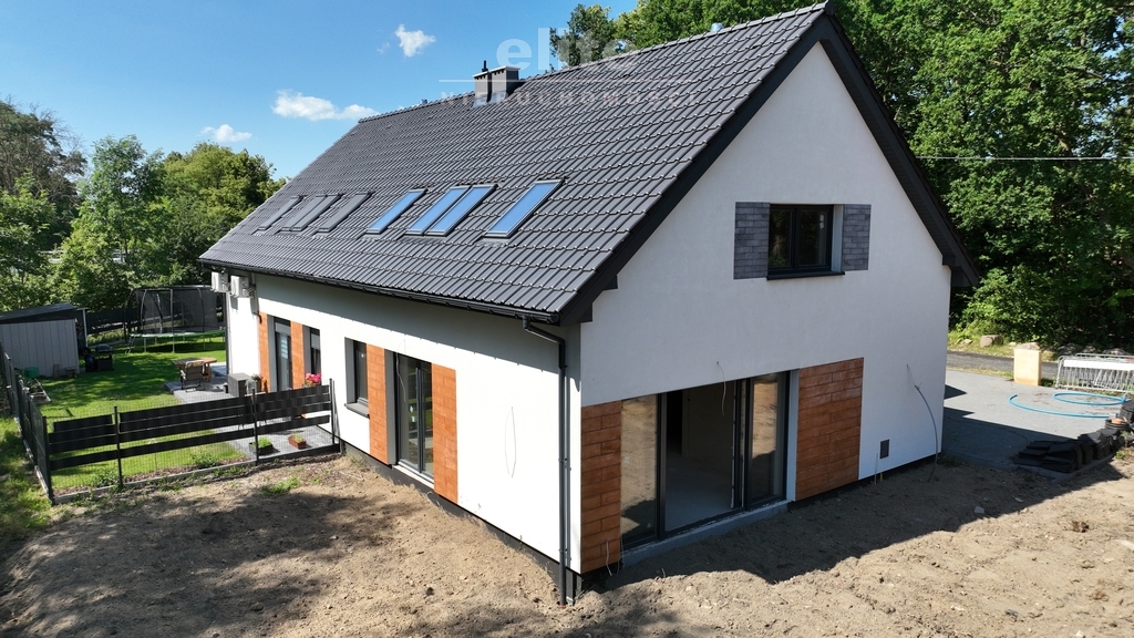 Bliźniak 4 Pok  duży ogród 800m2  + garaż 27m2 (3)