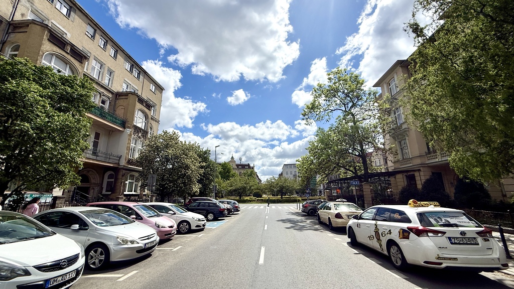 Na sprzedaż 3 pokoje z widokiem na Plac Odrodzenia (30)