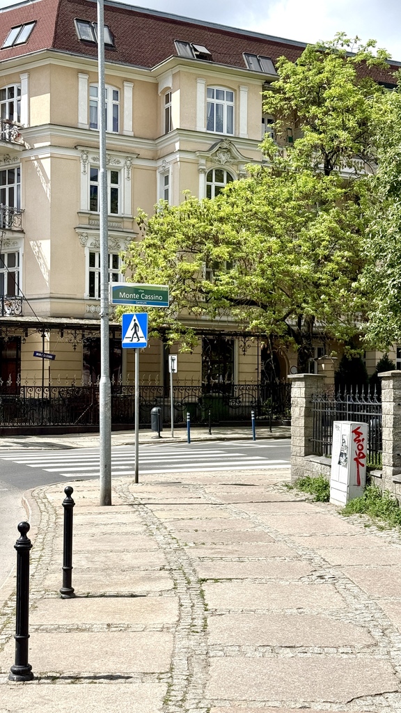 Na sprzedaż 3 pokoje z widokiem na Plac Odrodzenia (29)