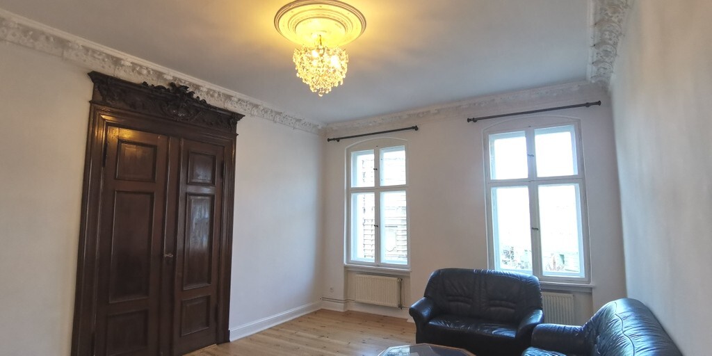 Apartament ze sztukaterią w centrum, 3 pok, 103m2 (1)
