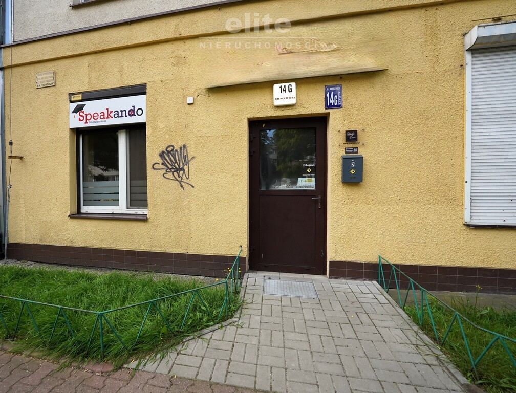 LOKAL BIUROWO-USŁUGOWY Z WITRYNĄ, PARTER (9)