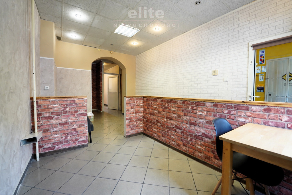 LOKAL BIUROWO-USŁUGOWY Z WITRYNĄ, PARTER (3)