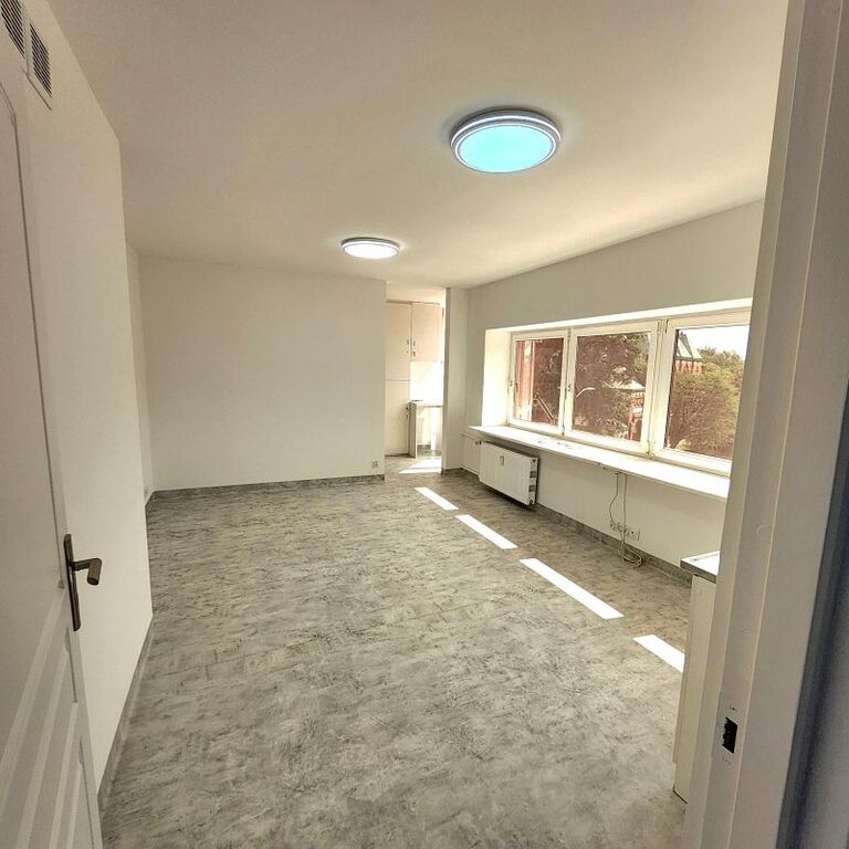 Wynajmę lokal przystosowany pod gabinet (1)