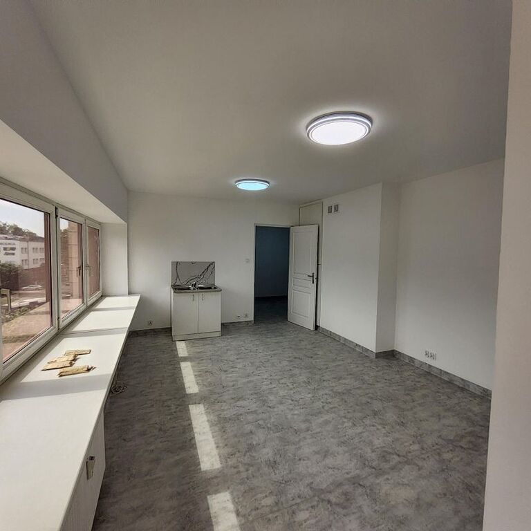 Wynajmę lokal przystosowany pod gabinet (6)