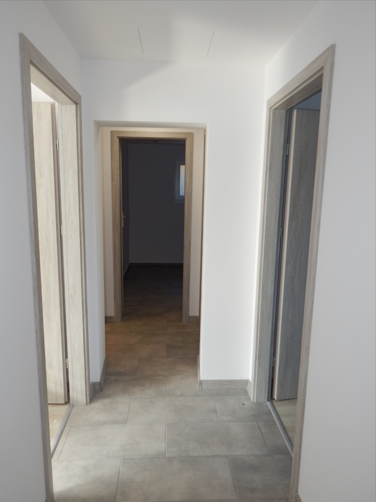 GOTOWIEC INWESTYCYJNY! Dom 250 m2 | 11 pokoi (13)
