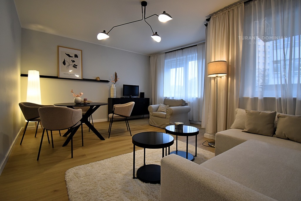 Słoneczny dwupokojowy apartament z balkonem (1)