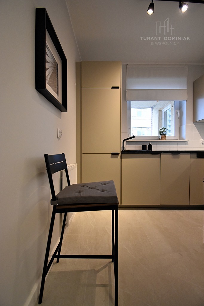Słoneczny dwupokojowy apartament z balkonem (5)