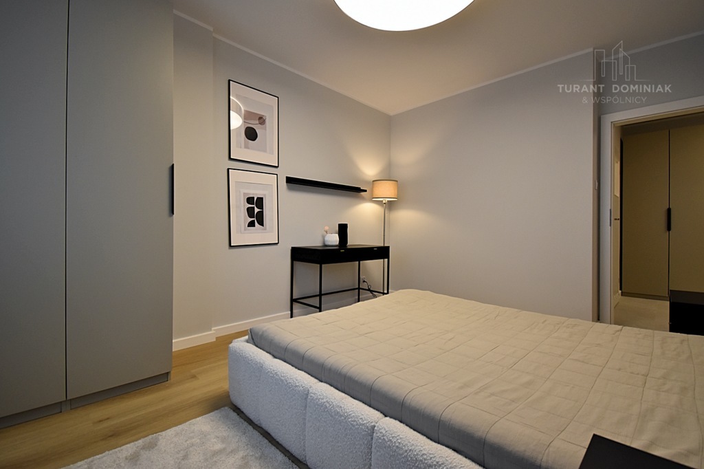 Słoneczny dwupokojowy apartament z balkonem (12)