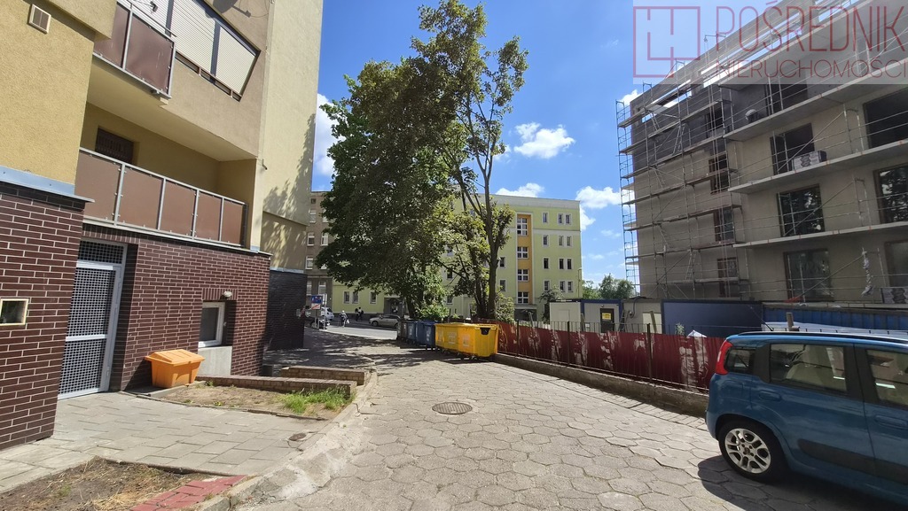Kawalerka przy ul. Piekary - jasna i wysoka (9)