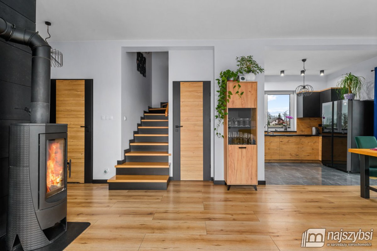 Krępsko- nowoczesny dom 108m2 z garażem, 800m2 dz. (10)